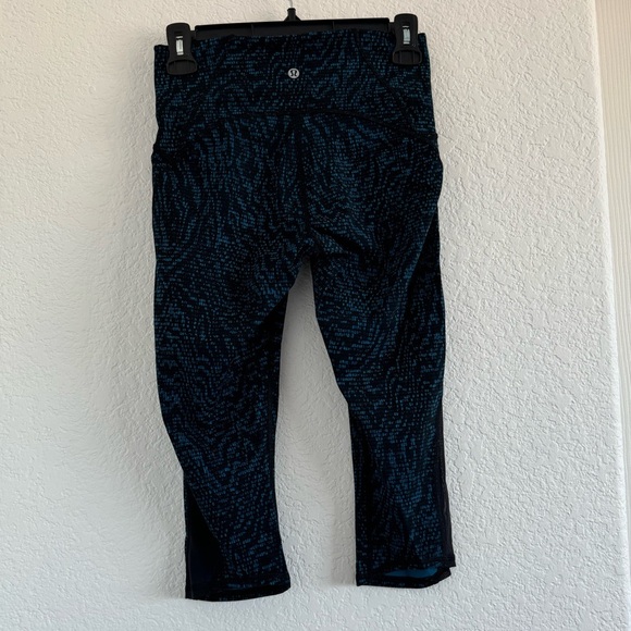 Lululemon Train Times Crop - Picture 4 of 5